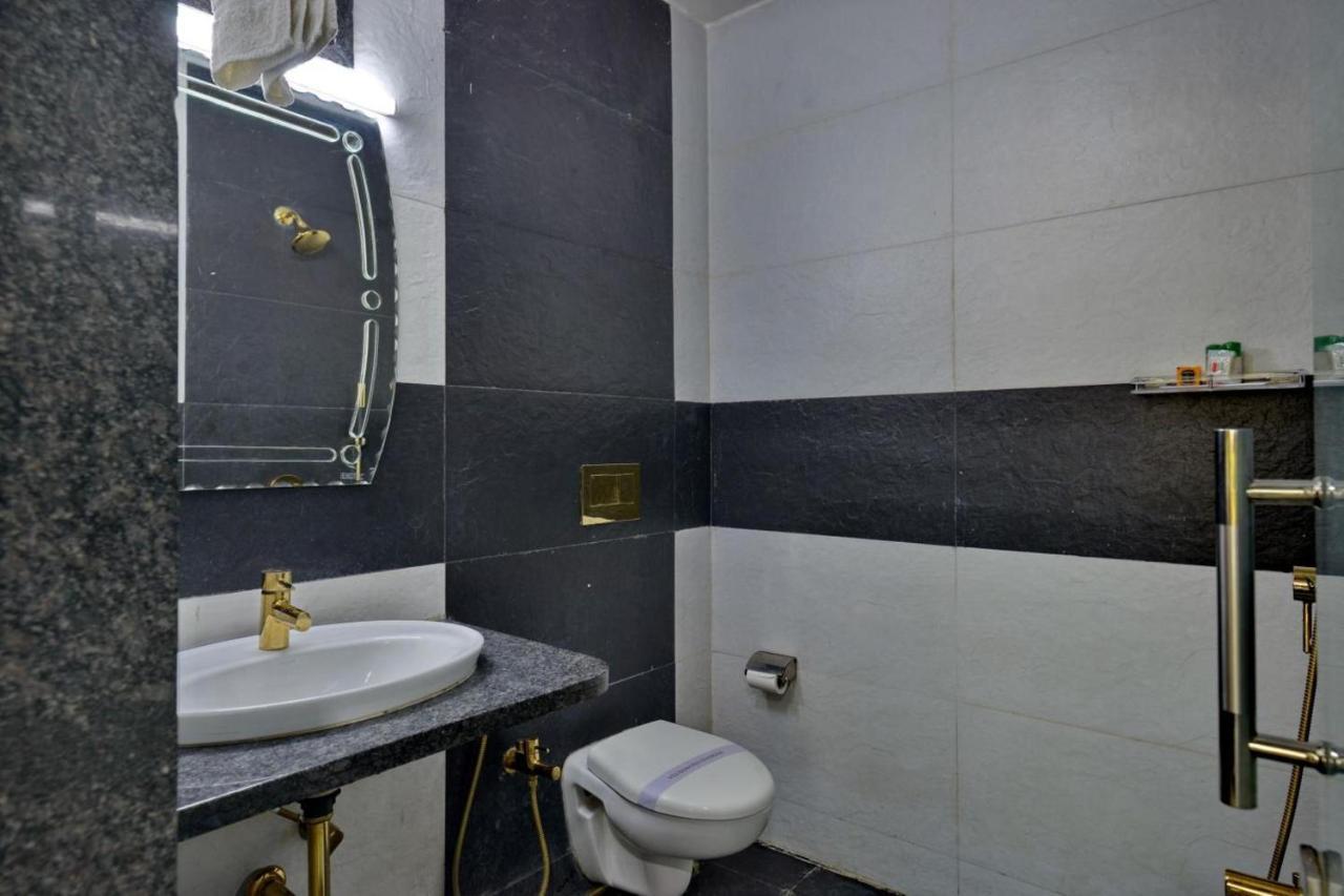 Hotel Tilak ボーパール エクステリア 写真