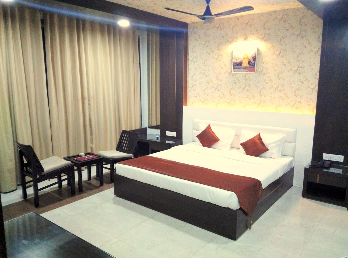 Hotel Tilak ボーパール エクステリア 写真